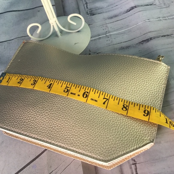 Fashion gold  clutch - Picture 3 of 5